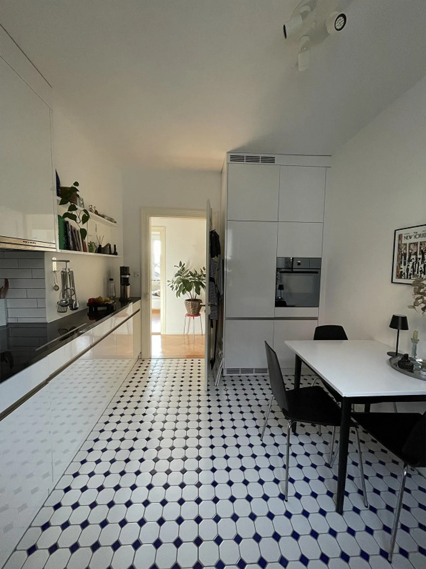 Chambre dans un bel appartement ancien - Photo 3 sur 12