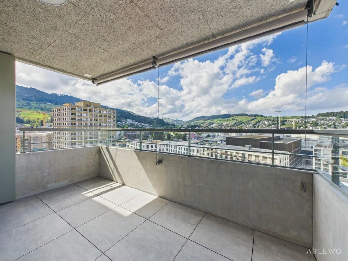 Stilvolle Wohnung im Pilatus Tower - Foto 2 von 13
