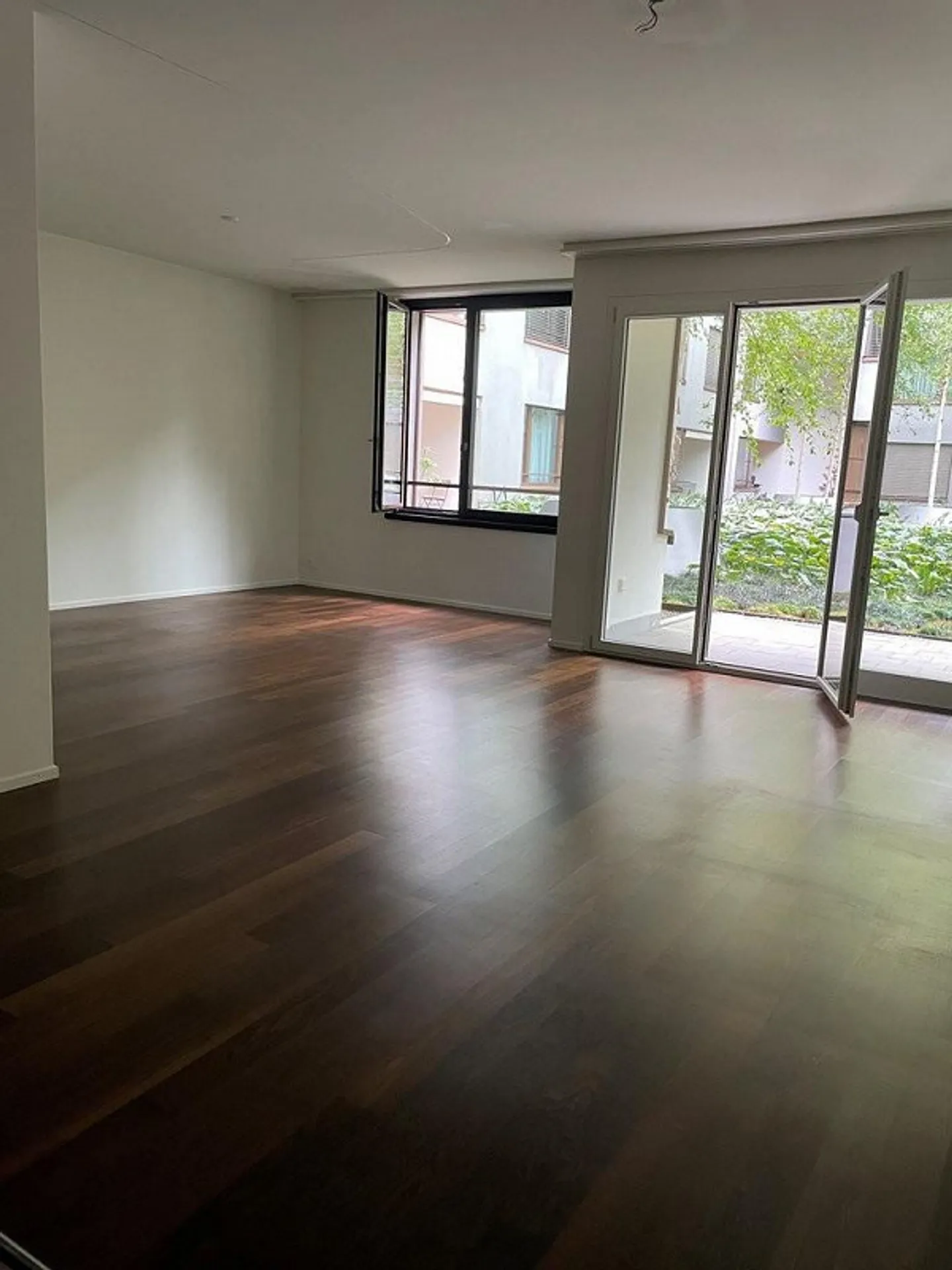 Exclusive & spacious 2.5 room apartment for comfort - Photo 2 of 4