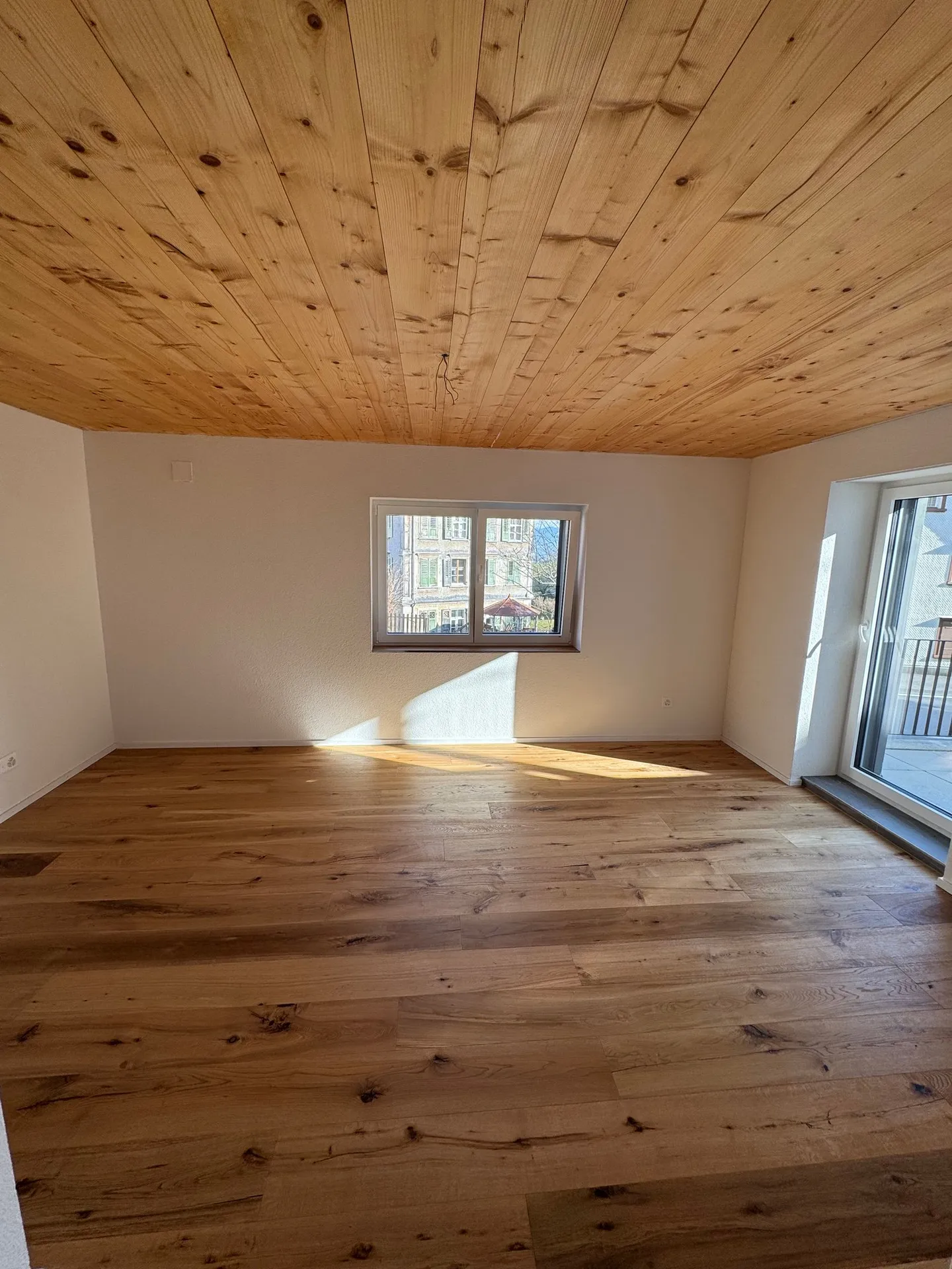 Charmante Wohnung mit Terrasse - Foto 4 von 7