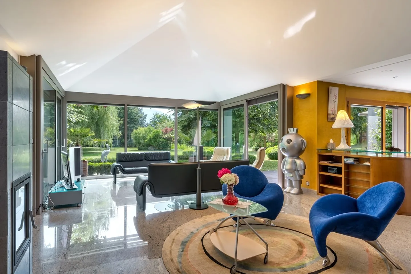 Extraordinary Property with 9 Rooms - Photo 3 of 12