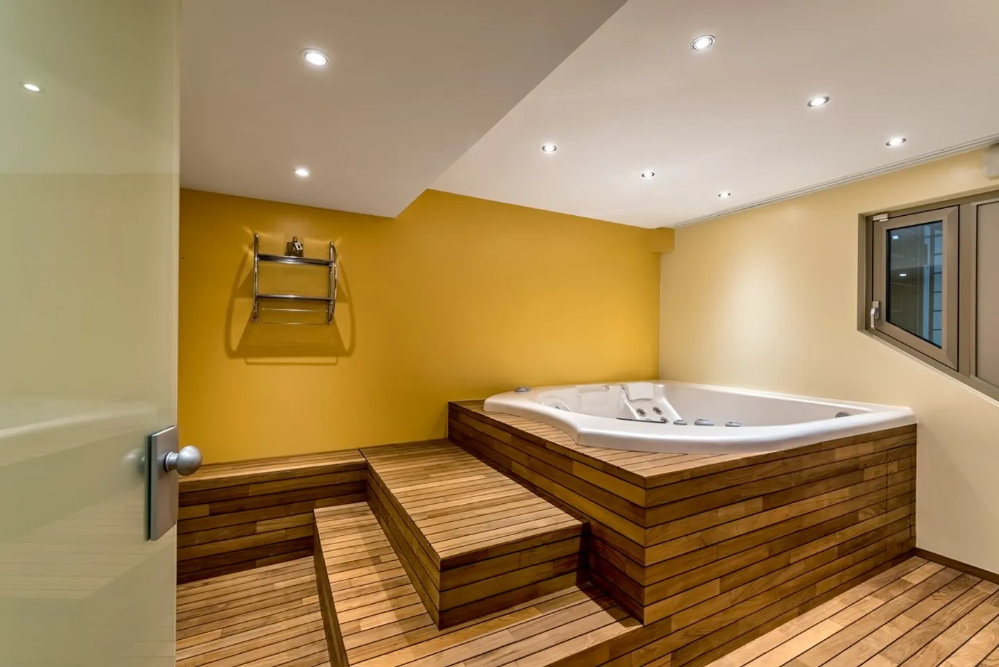 Extraordinary Property with 9 Rooms - Photo 11 of 12