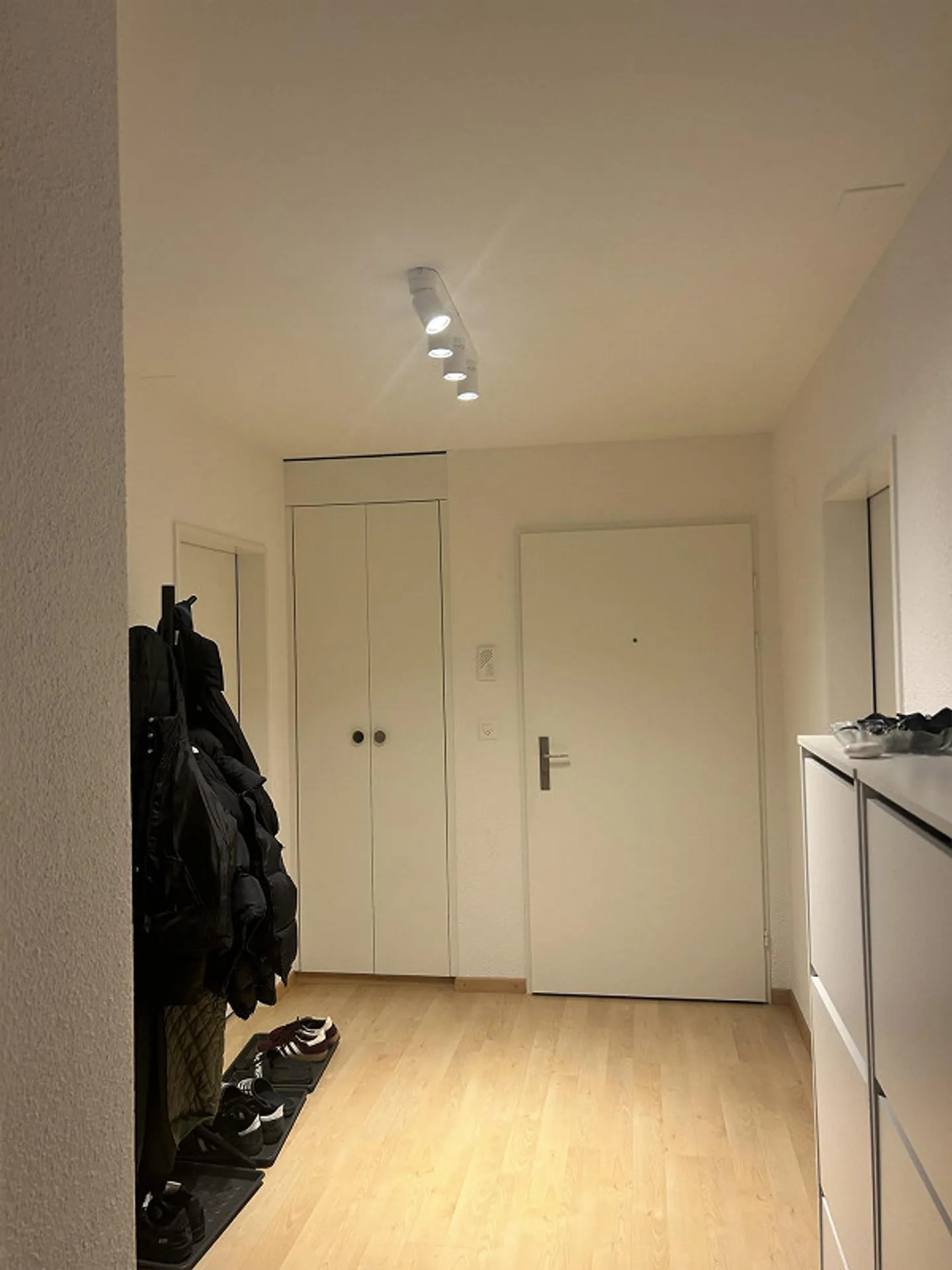 Chambre en colocation avec salle de bain privée dans un bel appartement de 5.5 pièces - Photo 8 sur 9