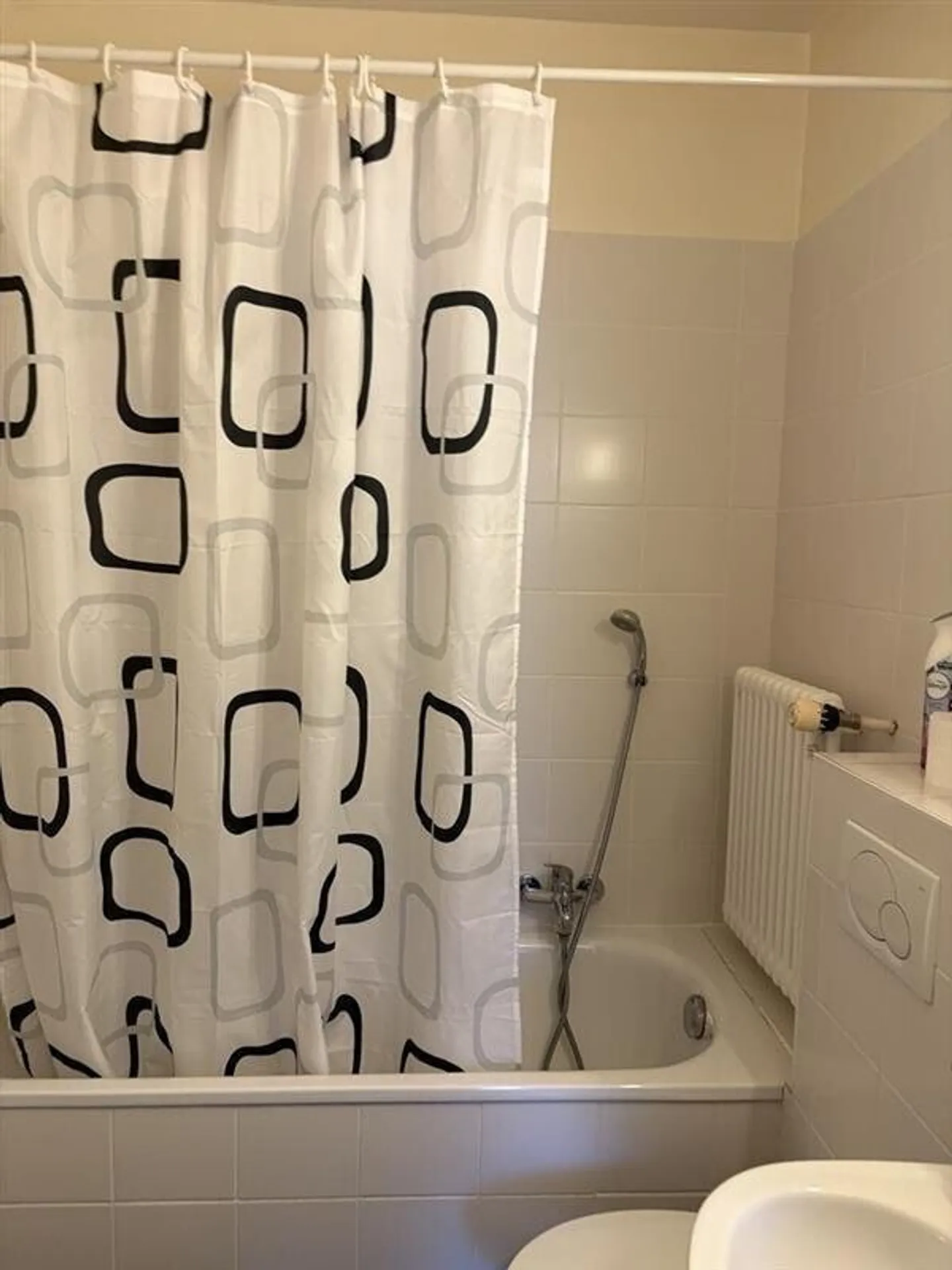 Dernier étage au cœur des Charmilles - Photo 3 sur 5