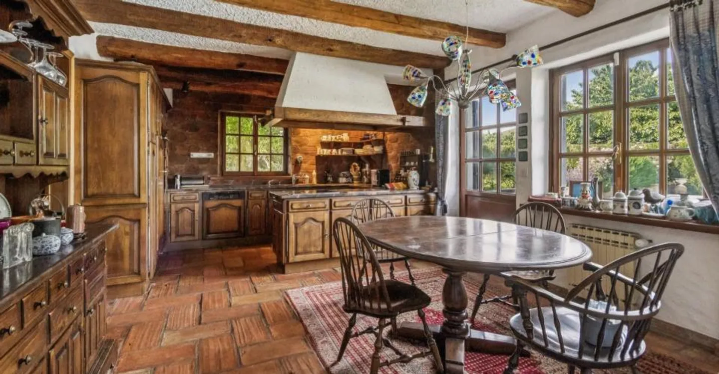 Elegant Family Home in Échichens - Photo 5 of 10