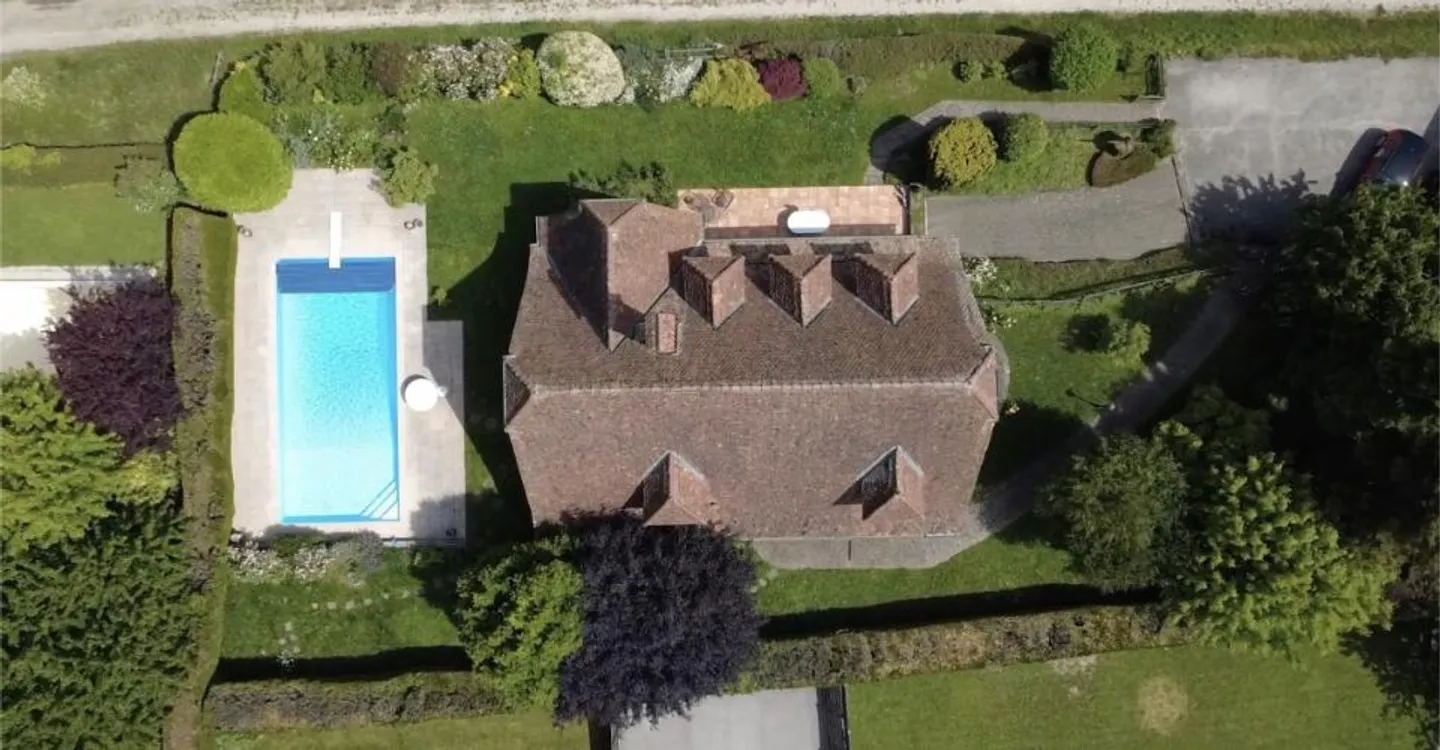 Elegant Family Home in Échichens - Photo 9 of 10