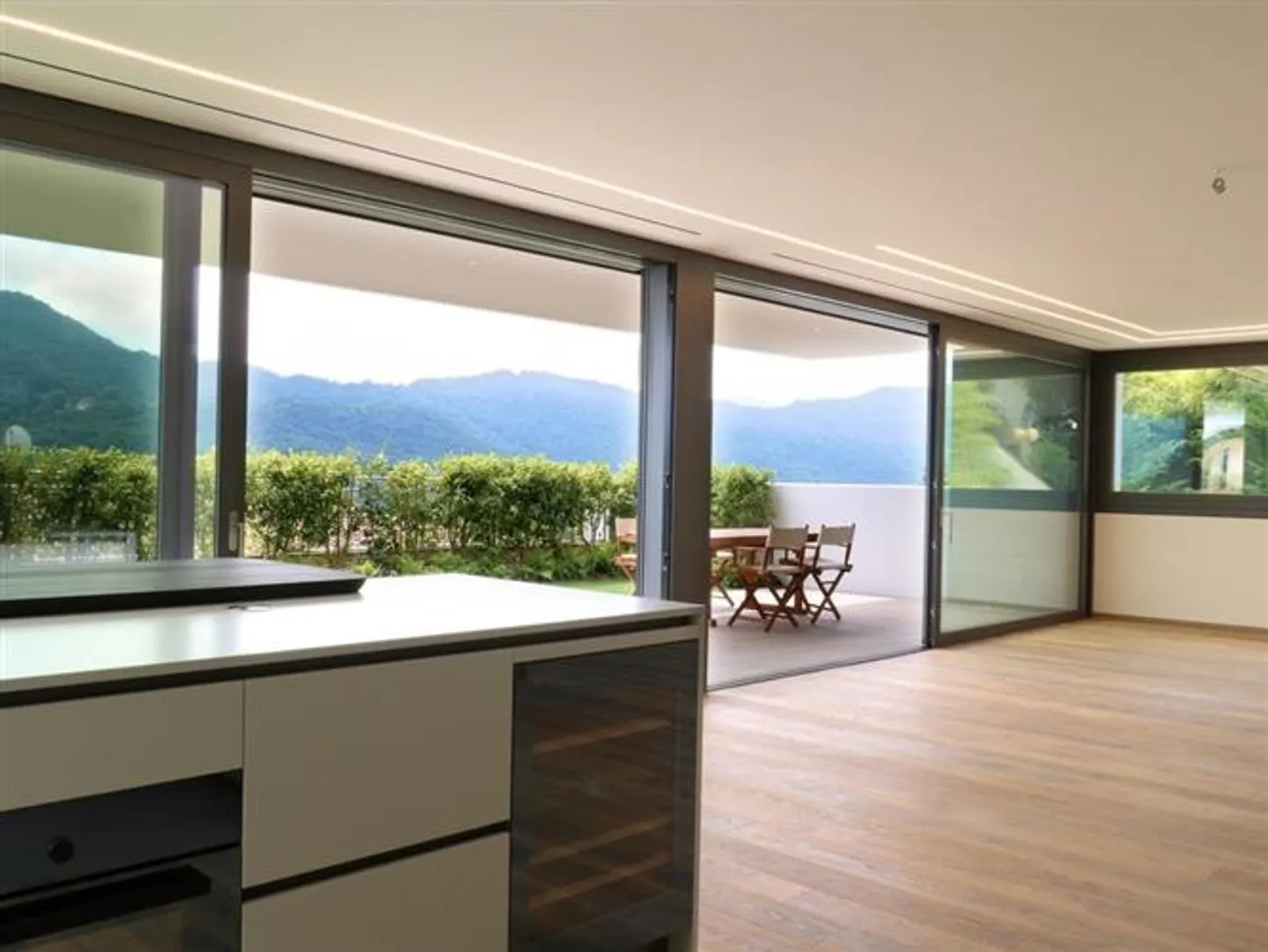 Appartamento in vendita - Foto 2 di 3