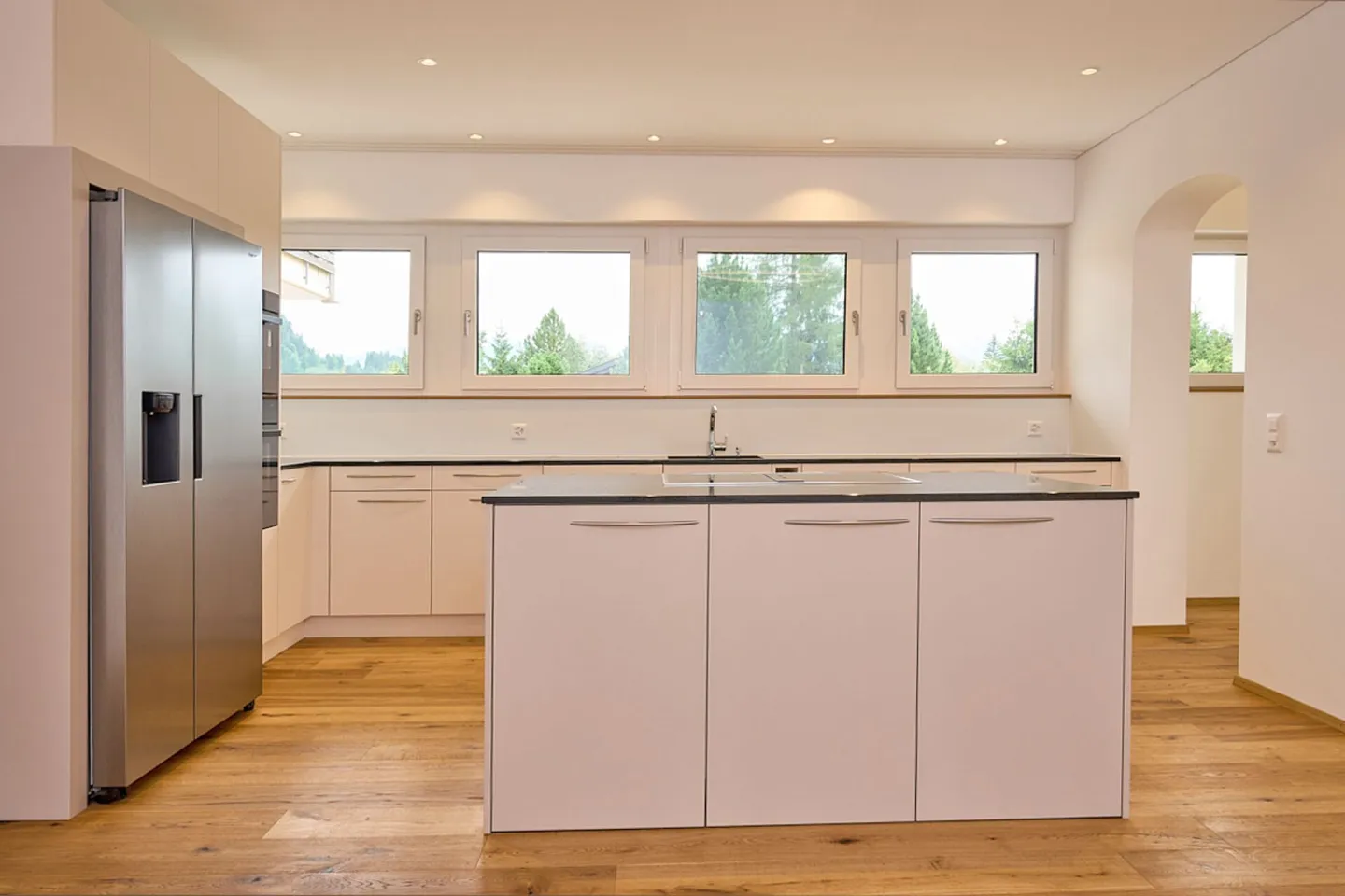 EXKLUSIV & MODERN:  3.5-ZI & 5.5 Zi-GARTEN-WOHNUNGEN MIT GROSSZÜGIGEN TERRASSEN IN AMDEN - Foto 1 von 9