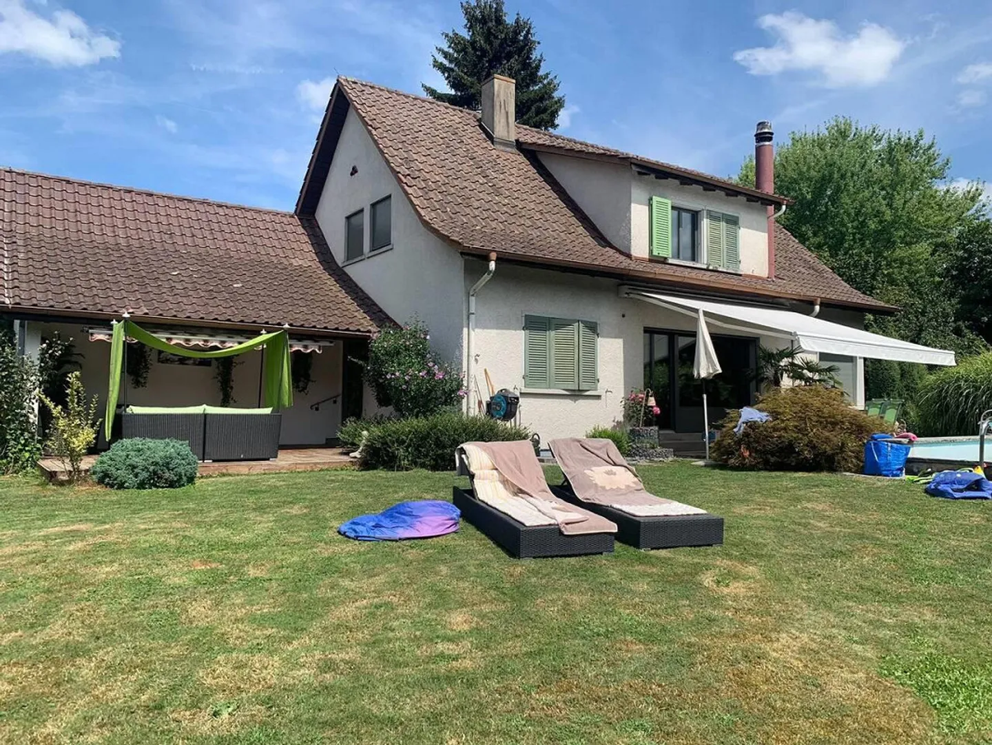 Maison de campagne au bord du ruisseau – 1'700 m2 de terrain et piscine. - Photo 3 sur 19