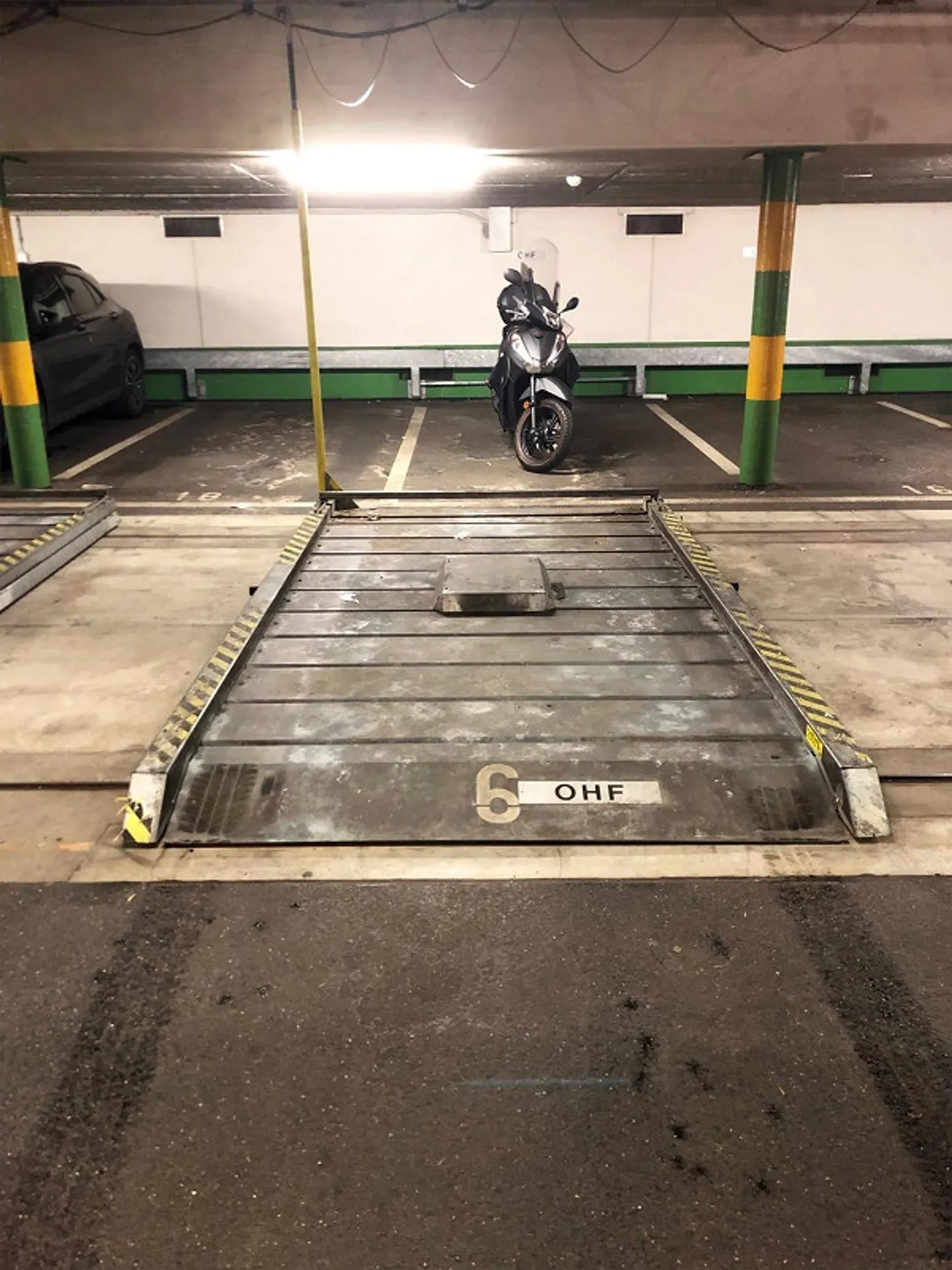 Parkplatz in Zürich - Foto 2 von 5