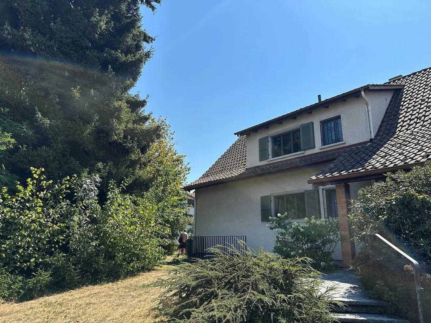 Maison de campagne au bord du ruisseau – 1'700 m2 de terrain et piscine. - Photo 4 sur 19