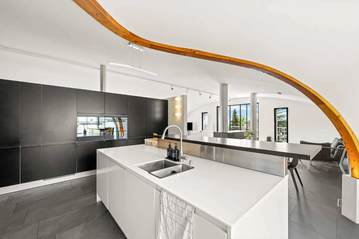 Exceptional penthouse with panoramic view of Lake Geneva - Photo 3 of 9