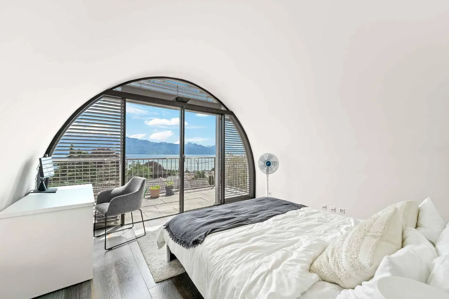 Exceptional penthouse with panoramic view of Lake Geneva - Photo 5 of 9