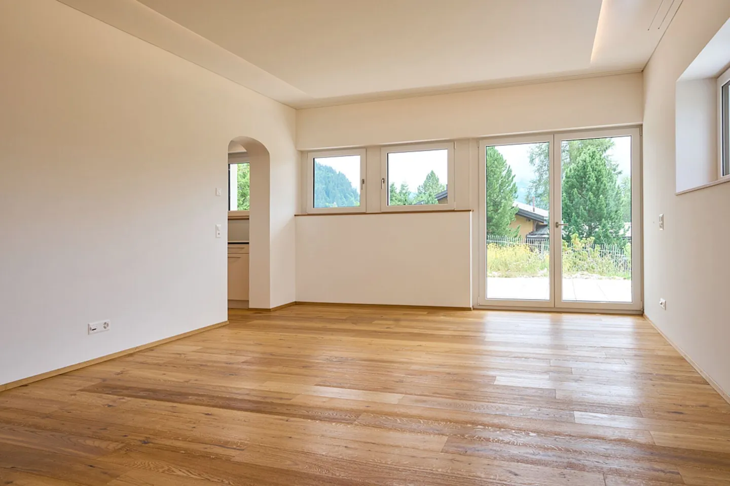 EXKLUSIV & MODERN:  3.5-ZI & 5.5 Zi-GARTEN-WOHNUNGEN MIT GROSSZÜGIGEN TERRASSEN IN AMDEN - Foto 5 von 9
