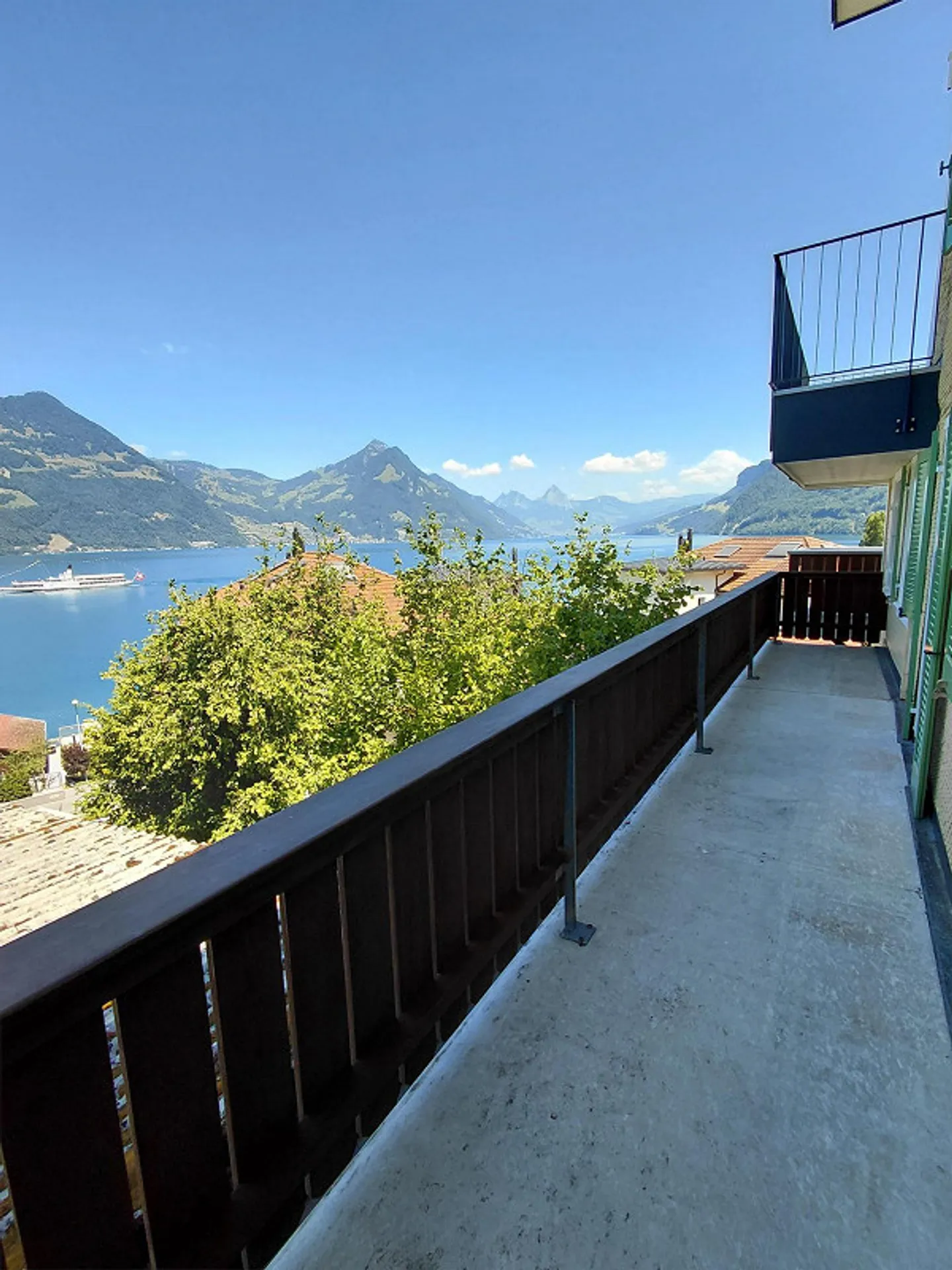 Appartement 3,5 pièces fraîchement rénové, lumineux et spacieux avec vue sur le lac - Photo 5 sur 9