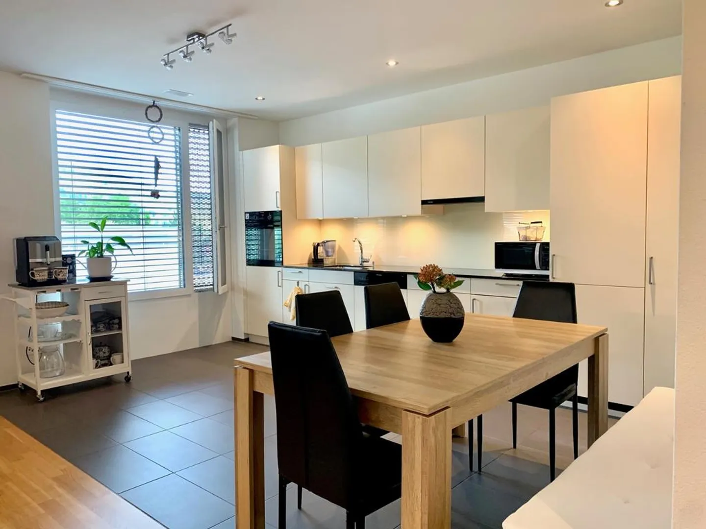 Moderne 2.5 Zimmer-Wohnung - Foto 2 von 6