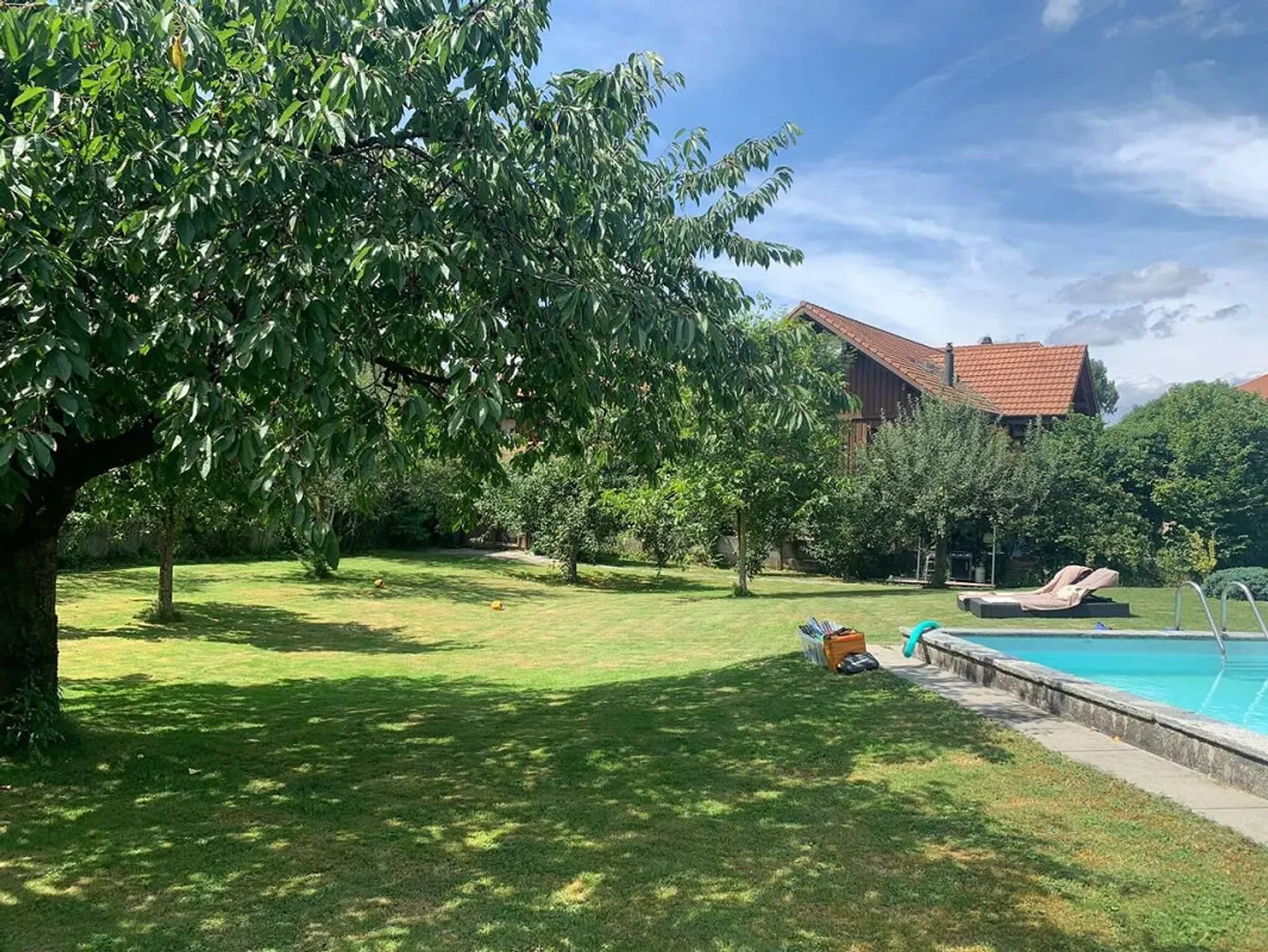 Maison de campagne au bord du ruisseau – 1'700 m2 de terrain et piscine. - Photo 8 sur 19