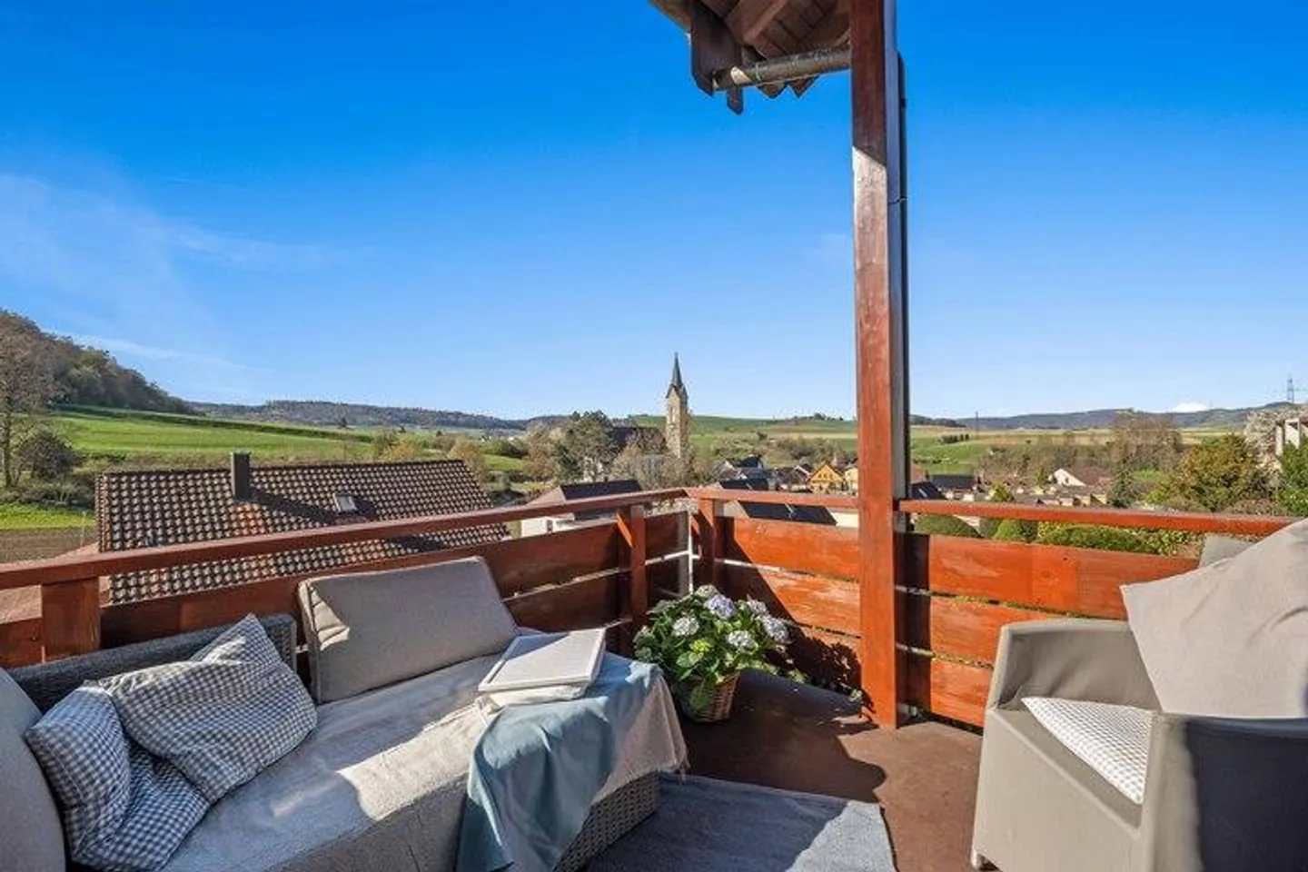 LIVING CLOSE TO NATURE IN ENDINGEN - Photo 6 of 8