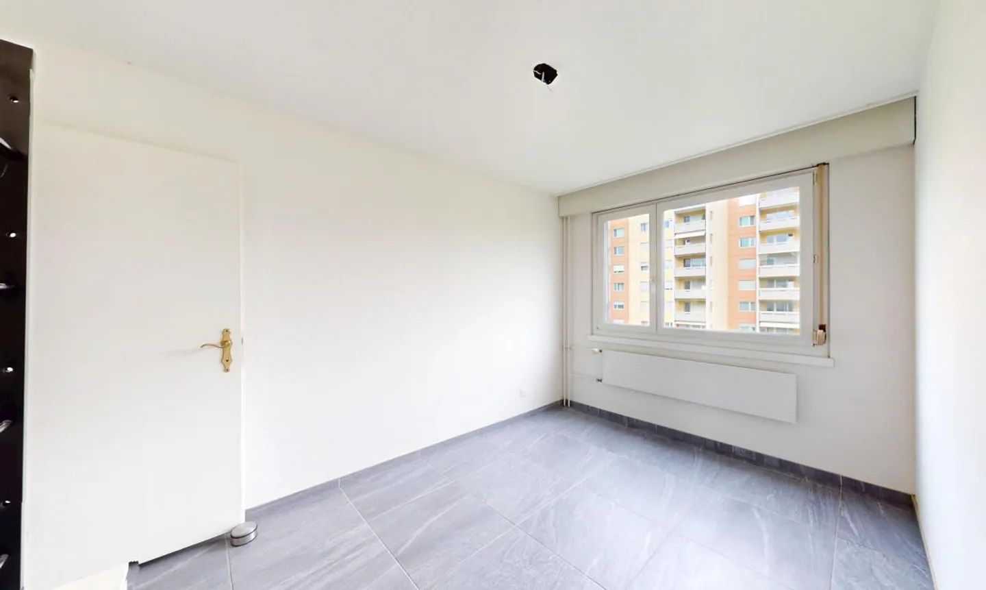 Appartement rénové de 4,5 pièces avec vue dégagée - Photo 8 sur 13