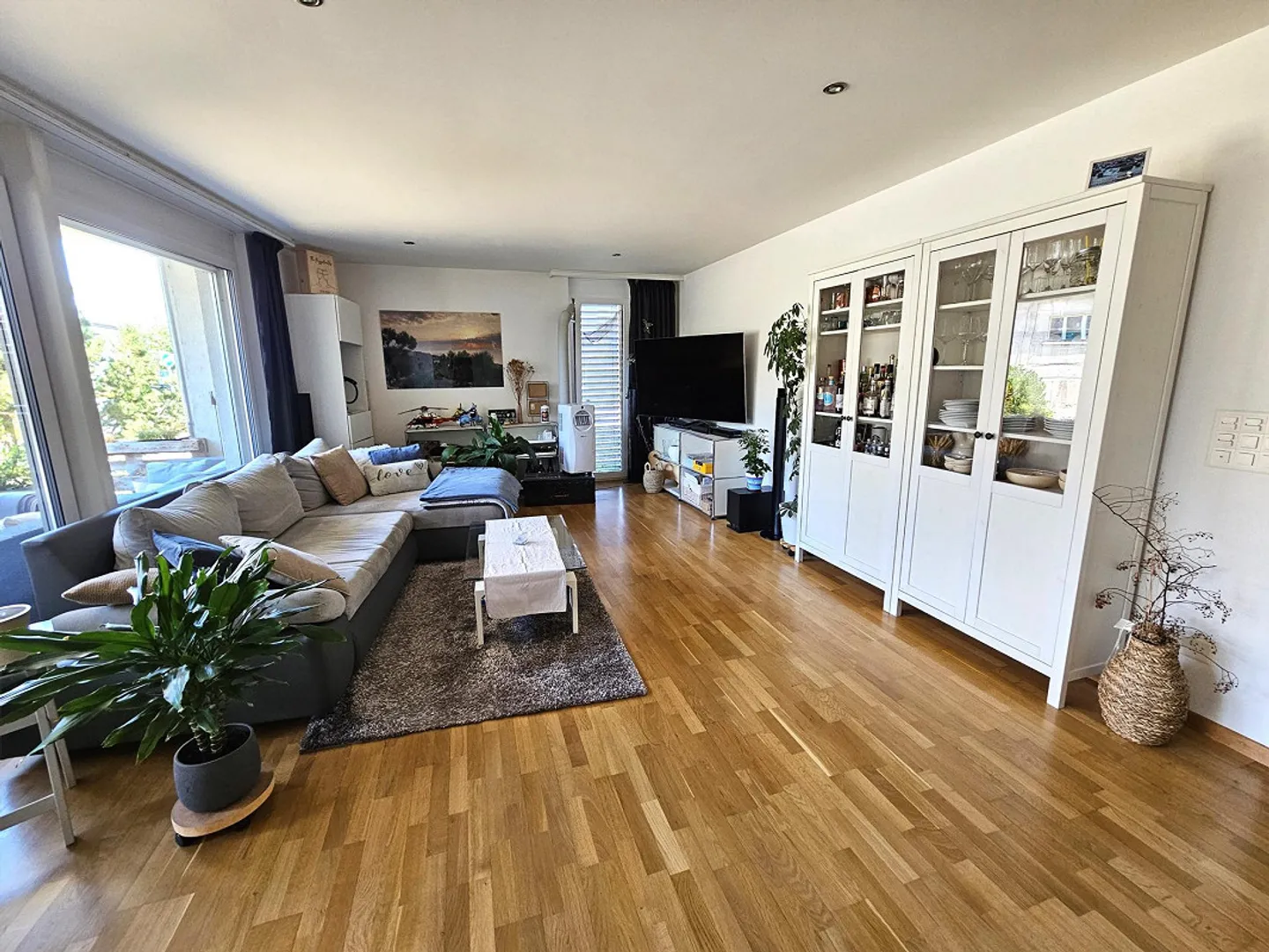 Wohnen mit grossem Sitzplatz an ruhiger Lage! - Foto 1 di 10