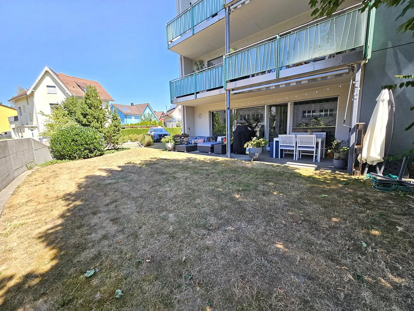 Wohnen mit grossem Sitzplatz an ruhiger Lage! - Foto 2 di 10