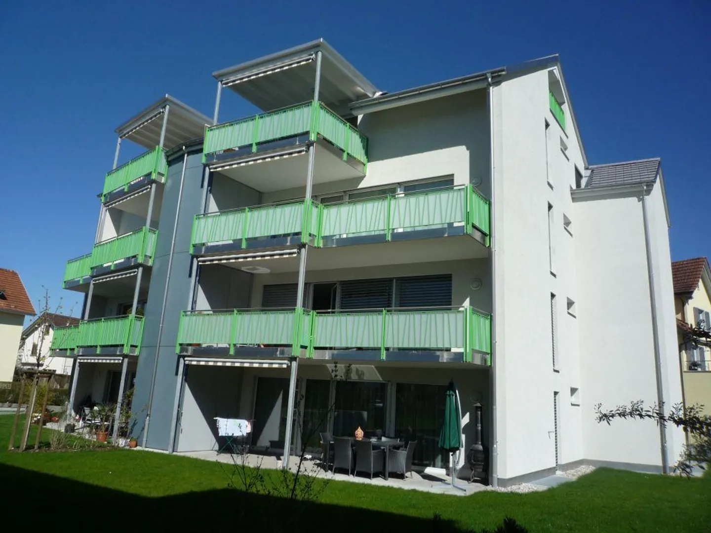 Wohnen mit grossem Sitzplatz an ruhiger Lage! - Foto 8 di 10