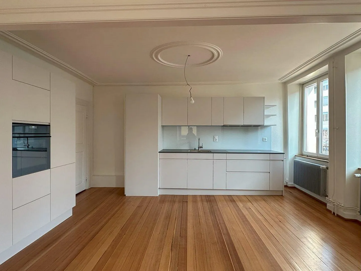Appartamento duplex ristrutturato con stile nel cuore di Binningen - Foto 2 di 22