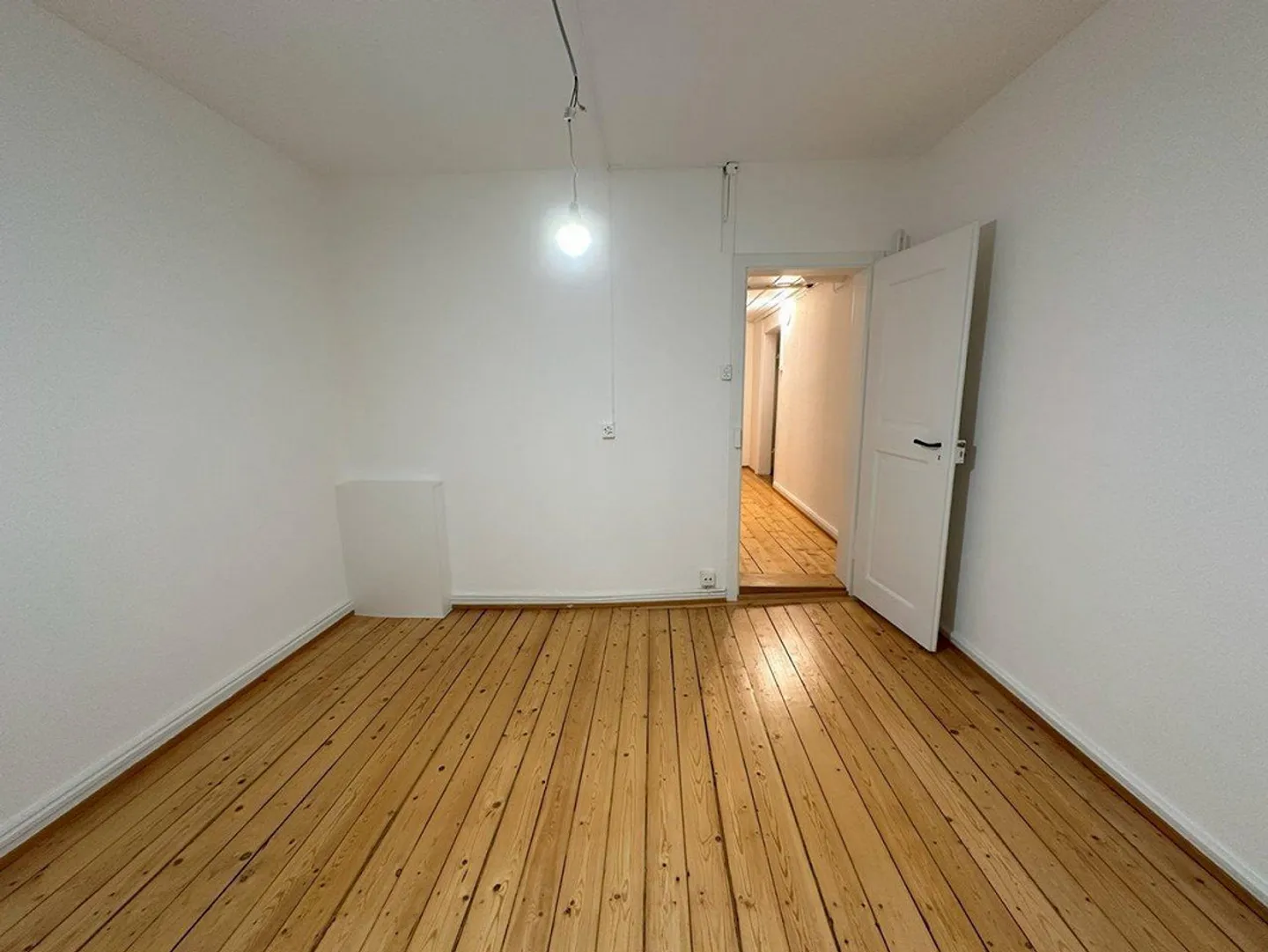 Appartamento duplex ristrutturato con stile nel cuore di Binningen - Foto 8 di 22