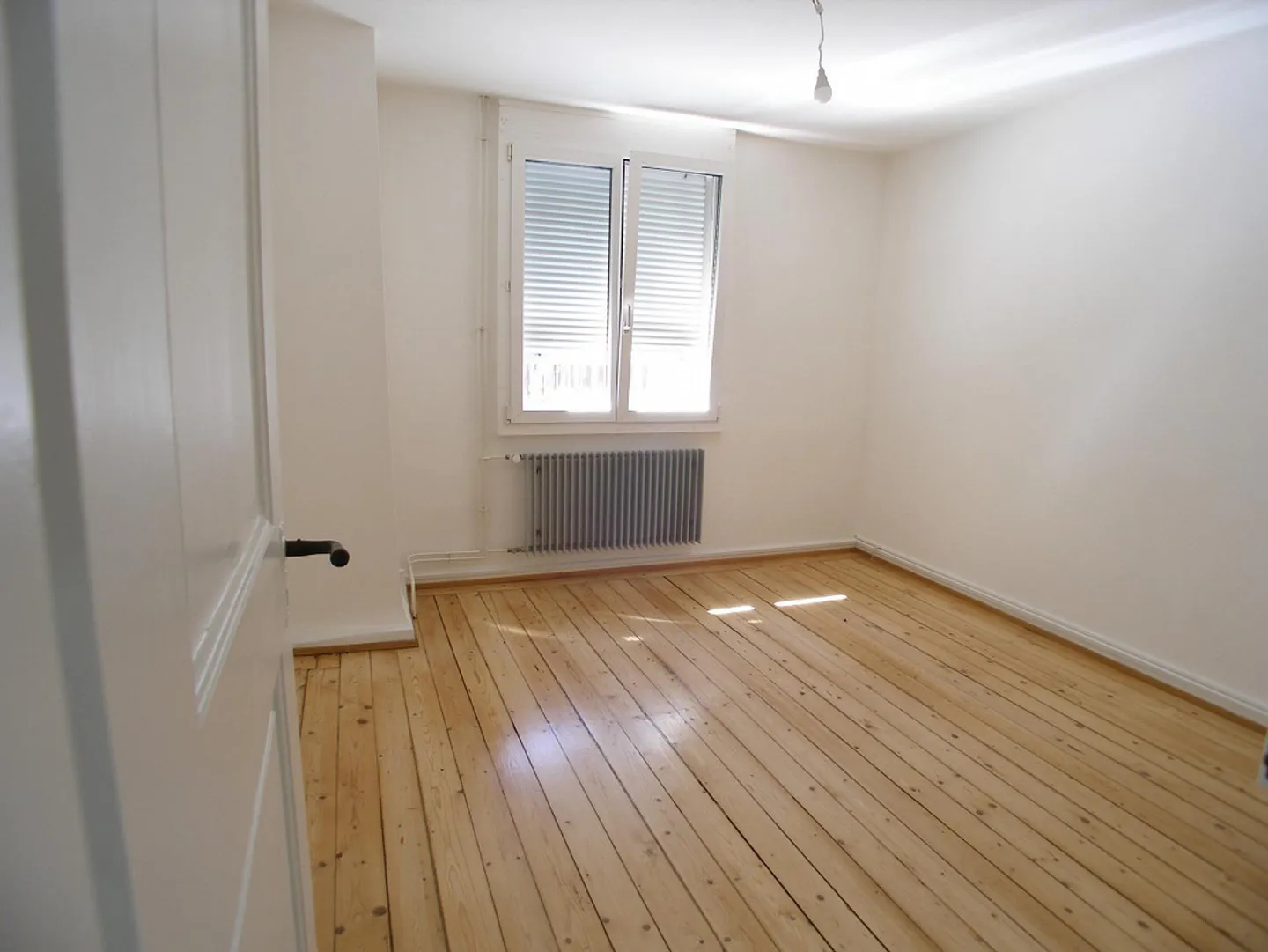 Appartamento duplex ristrutturato con stile nel cuore di Binningen - Foto 9 di 22