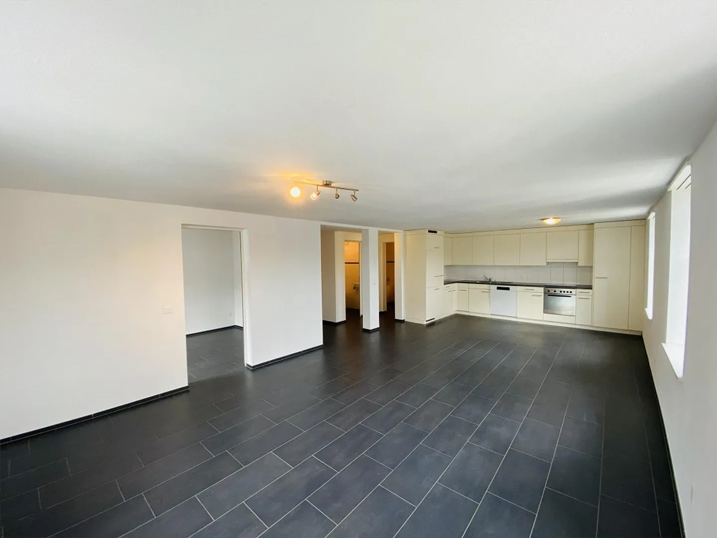 Thusis - Casa plurifamiliare con 7 appartamenti - Foto 2 di 6