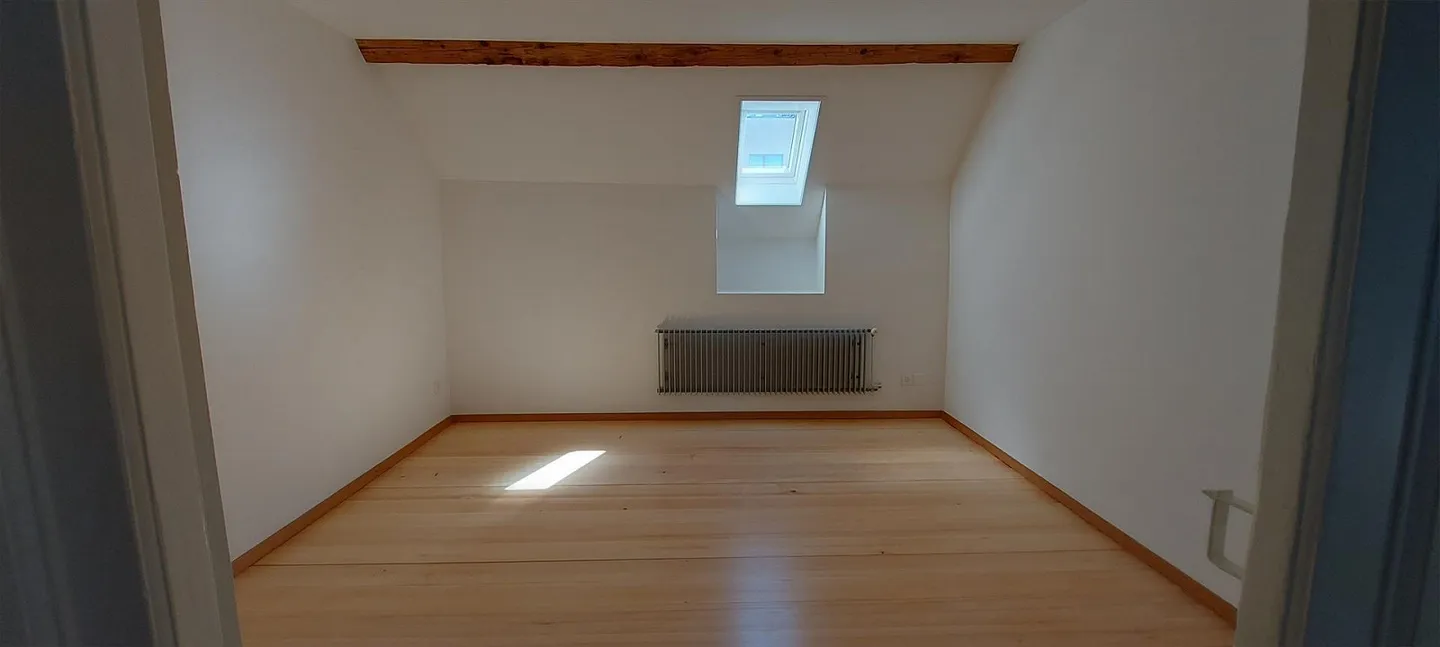 Appartamento duplex ristrutturato con stile nel cuore di Binningen - Foto 17 di 22