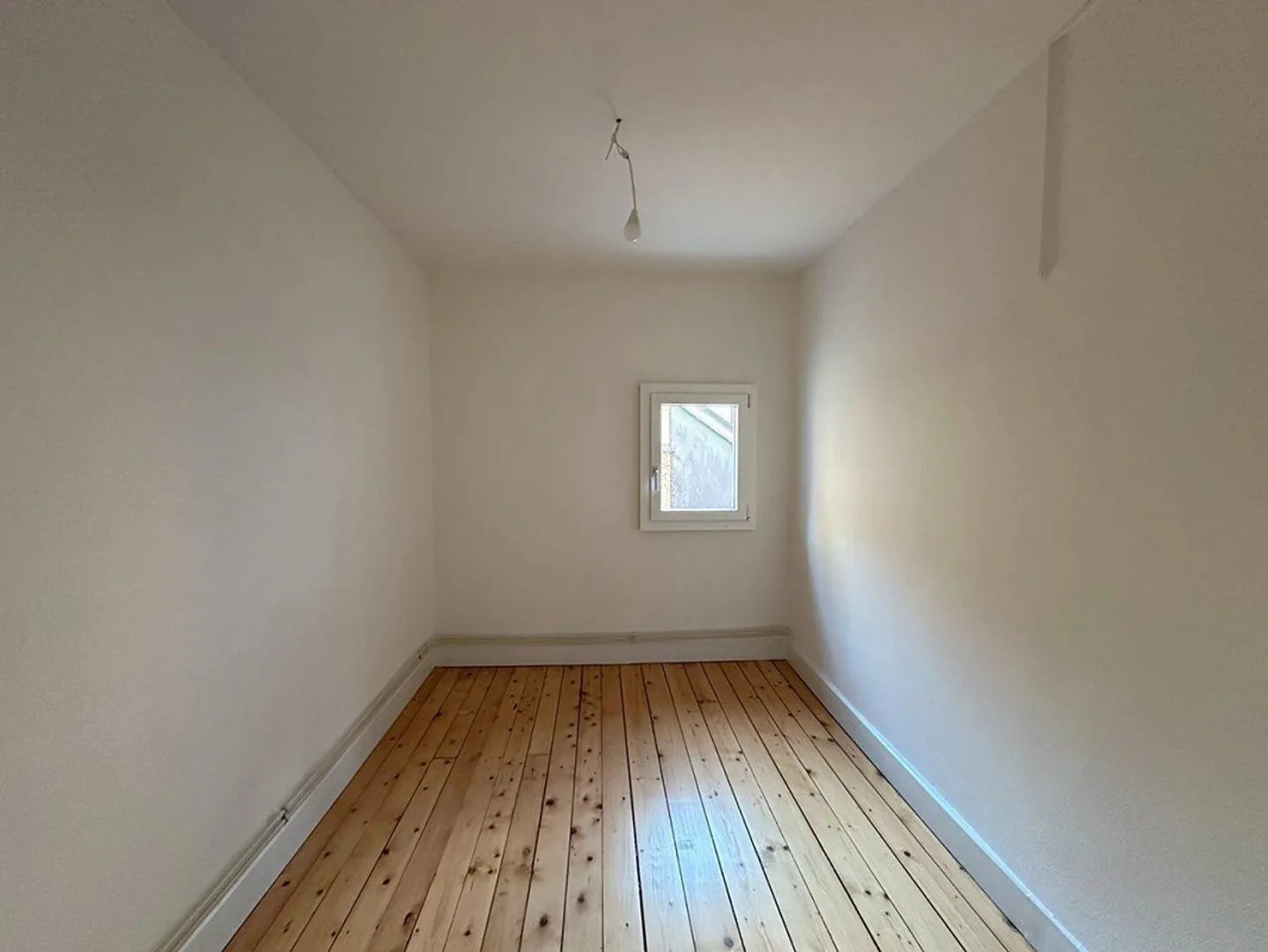 Appartamento duplex ristrutturato con stile nel cuore di Binningen - Foto 20 di 22