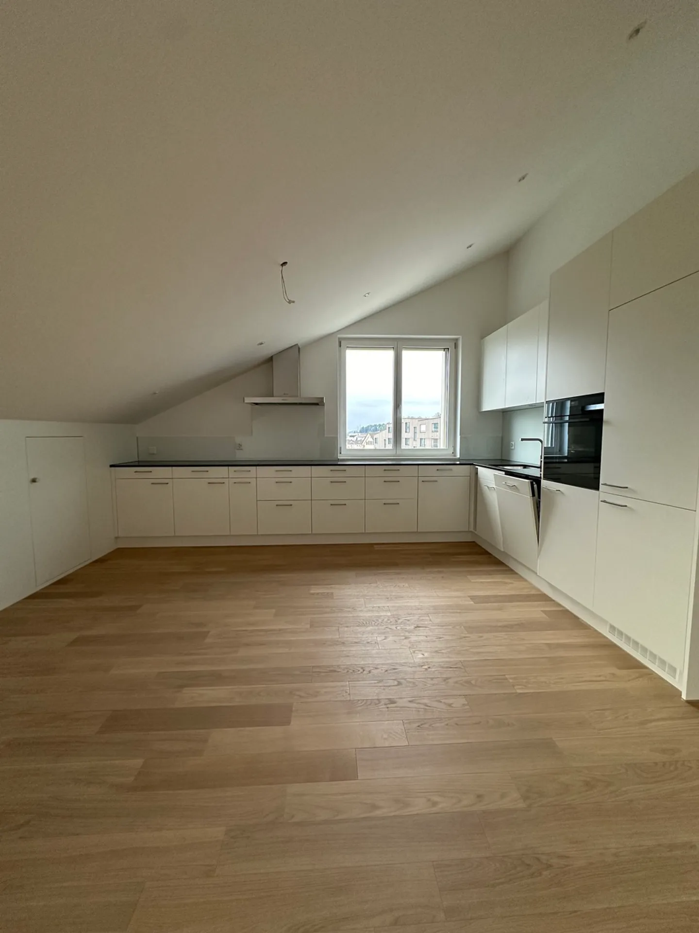 Magnifique appartement en attique de 3,5 pièces à Eschenbach - Photo 9 sur 13