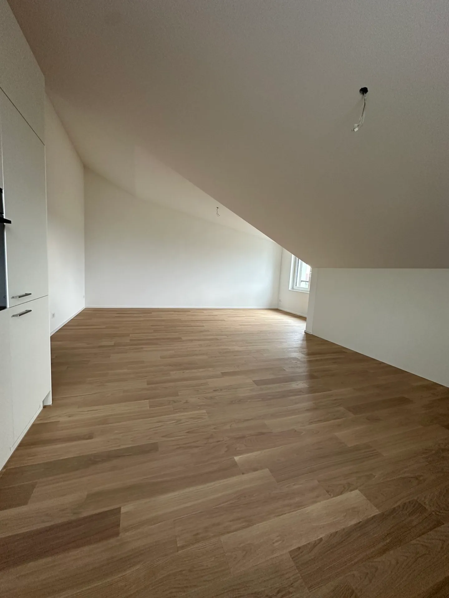 Magnifique appartement en attique de 3,5 pièces à Eschenbach - Photo 2 sur 13