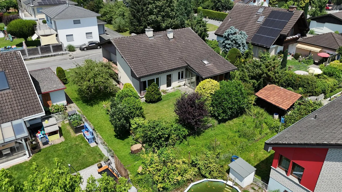 Incantevole casa unifamiliare con giardino spazioso - Foto 3 di 25