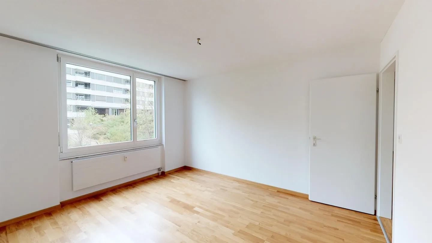 Bright 4.5 Room Apartment - Photo 8 of 9