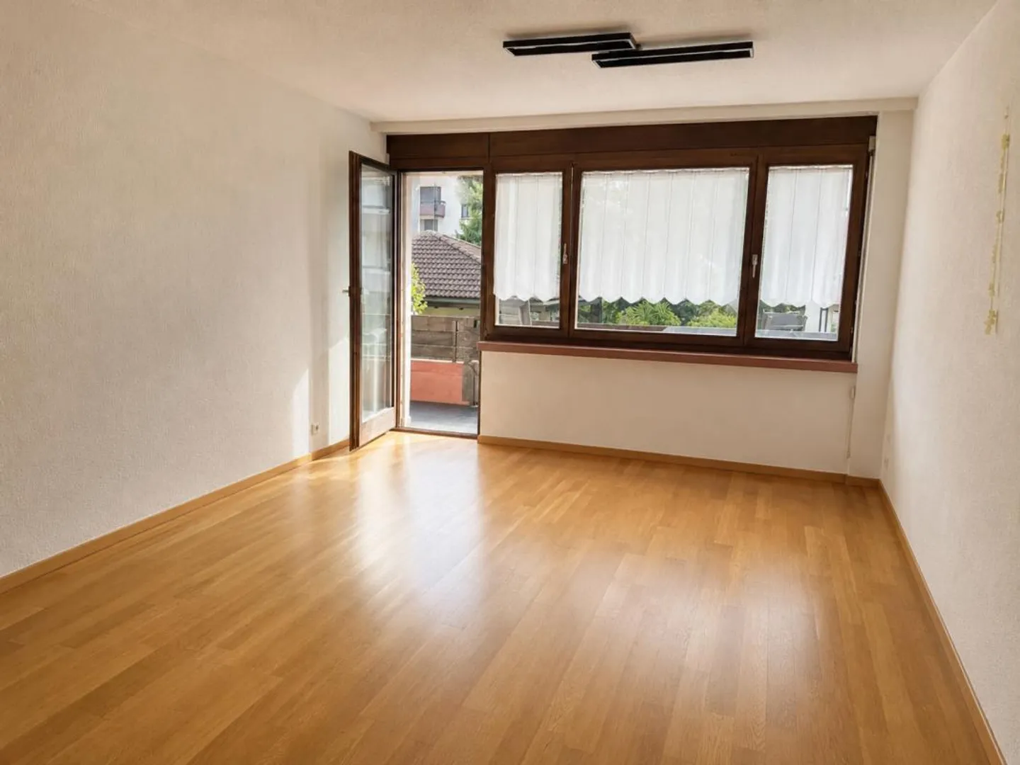 Appartement 2.0 pièces abordable avec balcon et vue sur la montagne - Photo 1 sur 8