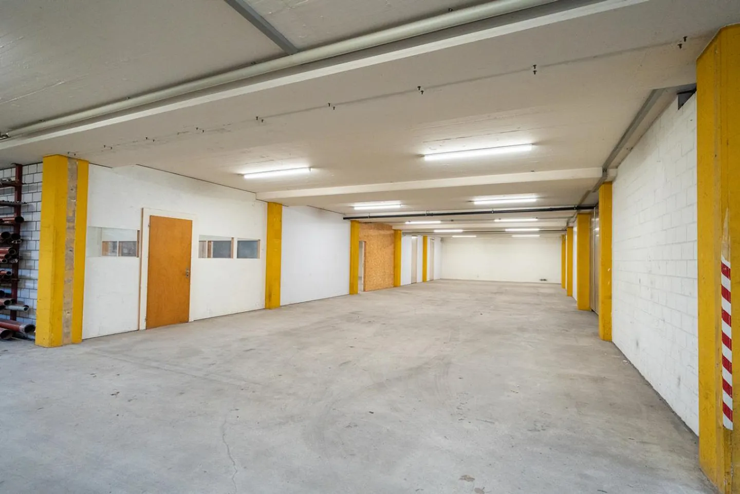 Spazio di stoccaggio in una posizione centrale - Foto 3 di 6