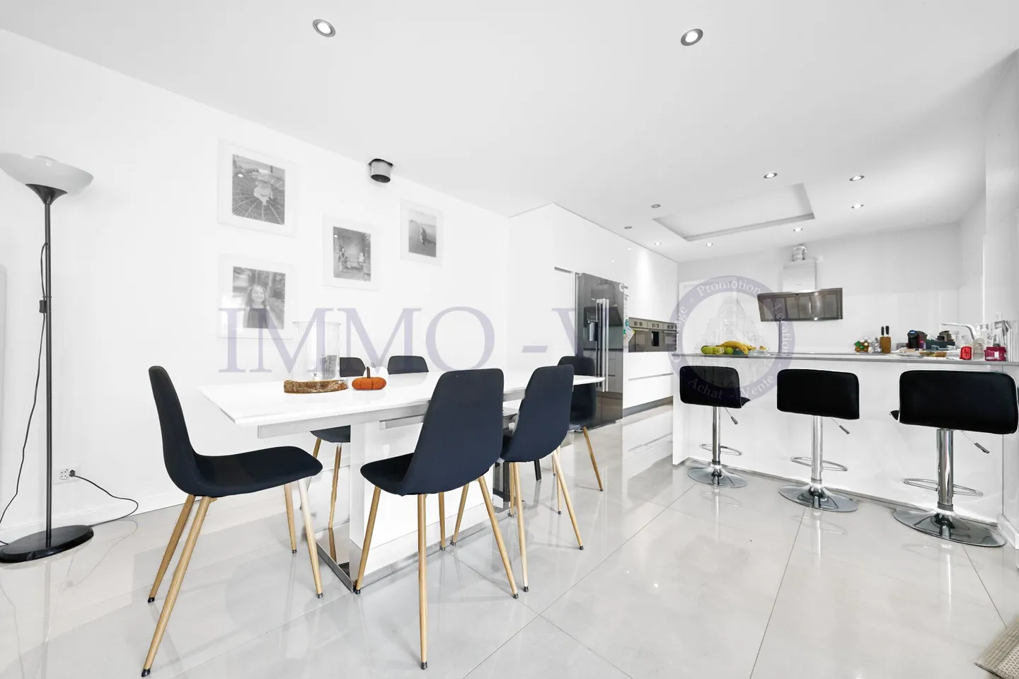 SPACIEUSE DE STANDING IDEALE POUR FAMILLE - Photo 3 sur 12