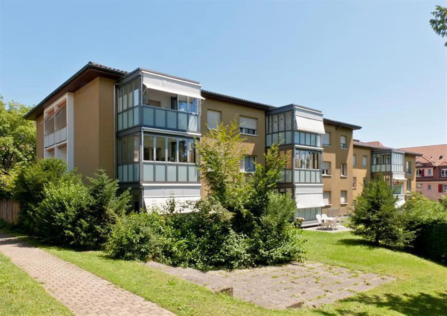 Preiswertes Apartment Nähe Stadt - Foto 1 von 12