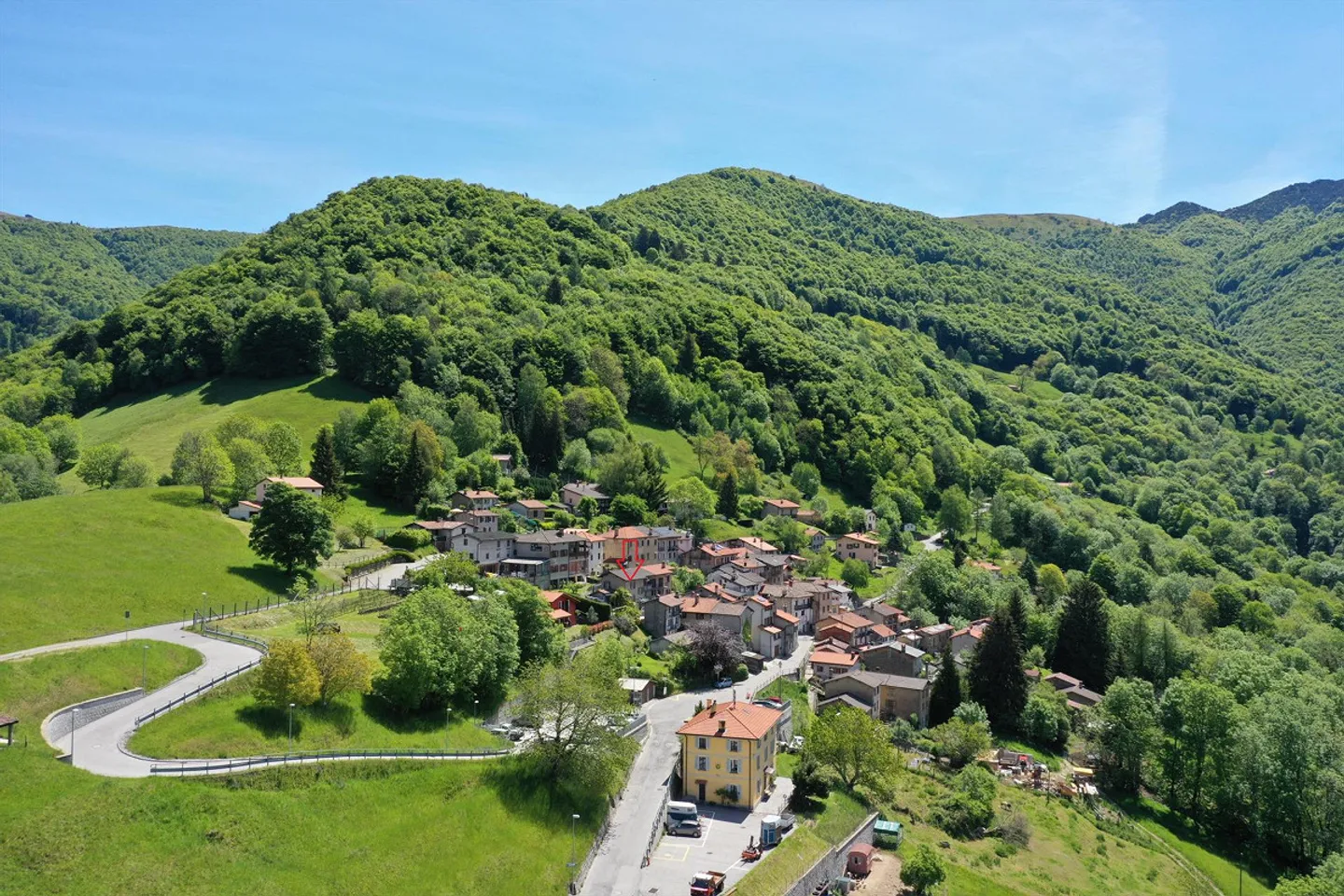 Casa ticinese nel centro del villaggio di Certara-Lugano in una posizione tranquilla e soleggiata - Foto 2 di 29