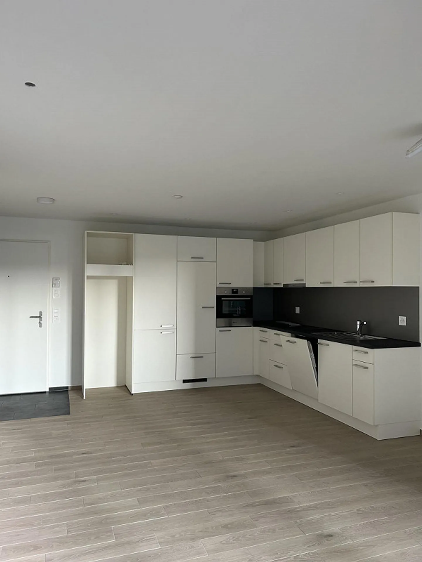 moderne 2.5-Zimmer-Wohnung im EG zu vermieten - Foto 1 von 9