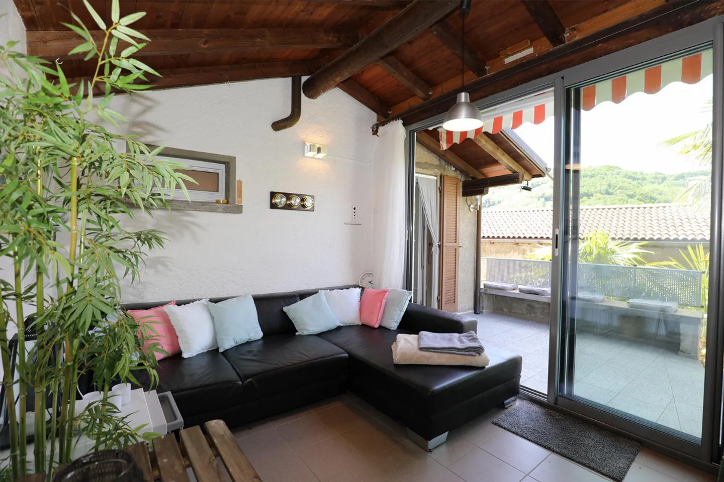 Casa ticinese nel centro del villaggio di Certara-Lugano in una posizione tranquilla e soleggiata - Foto 8 di 29