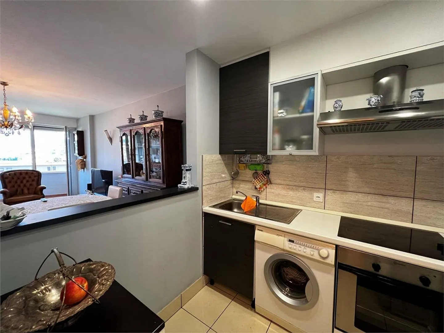 Paradise - 3.5 Rooms with Terrace and Lake View as well as Condominium Swimming Pool - Photo 4 of 12