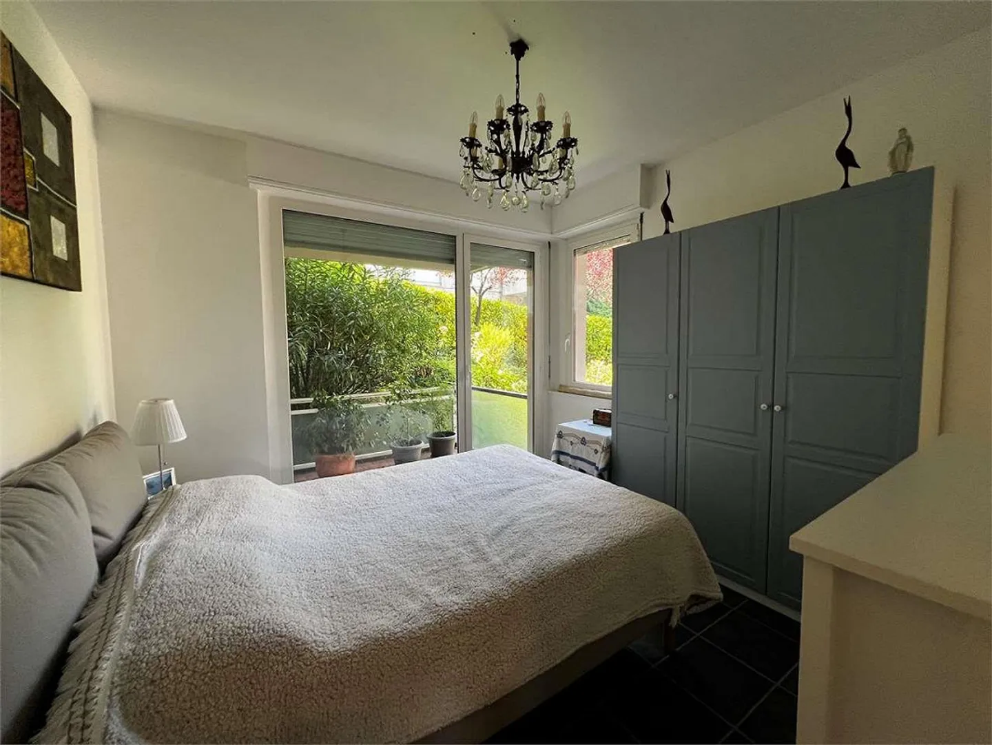 Paradise - 3.5 Rooms with Terrace and Lake View as well as Condominium Swimming Pool - Photo 6 of 12