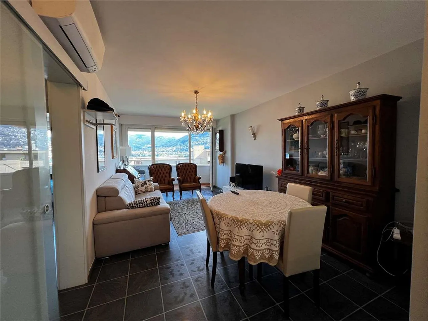 Paradise - 3.5 Rooms with Terrace and Lake View as well as Condominium Swimming Pool - Photo 2 of 12