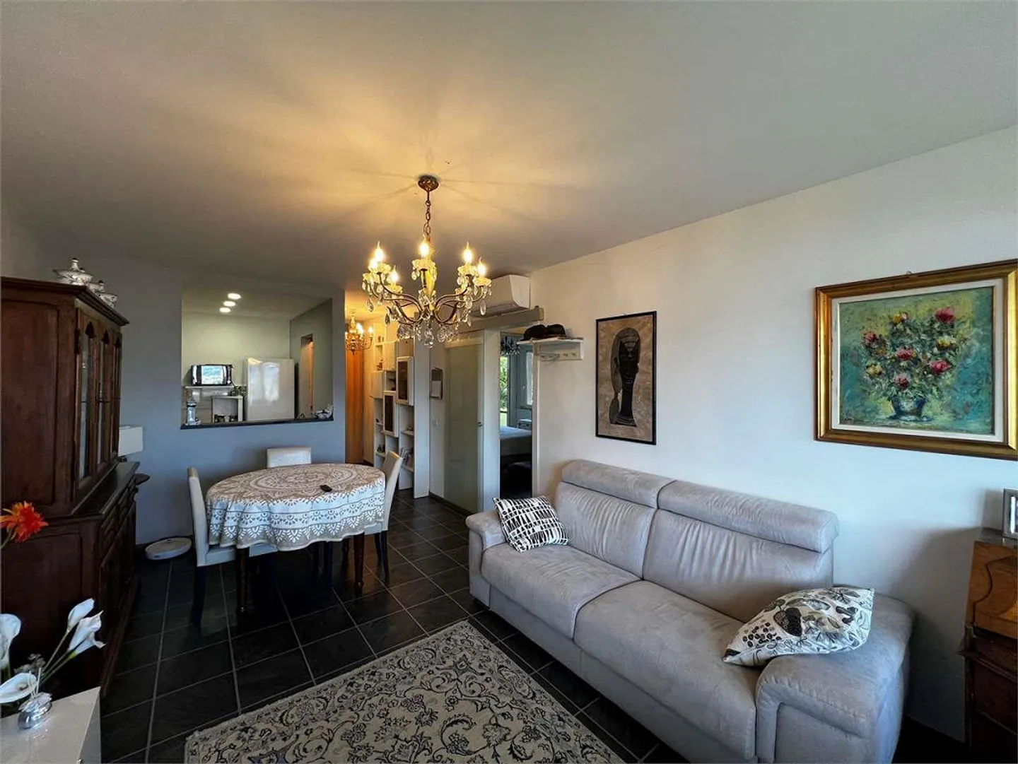 Paradise - 3.5 Rooms with Terrace and Lake View as well as Condominium Swimming Pool - Photo 3 of 12