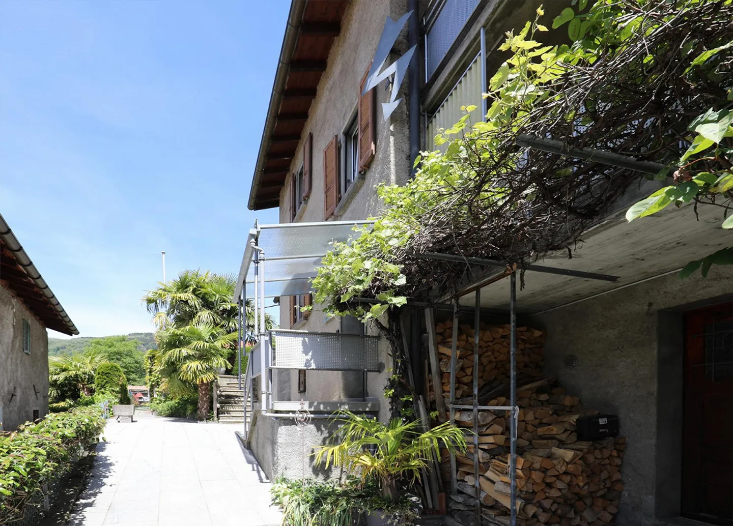 Casa ticinese nel centro del villaggio di Certara-Lugano in una posizione tranquilla e soleggiata - Foto 16 di 29