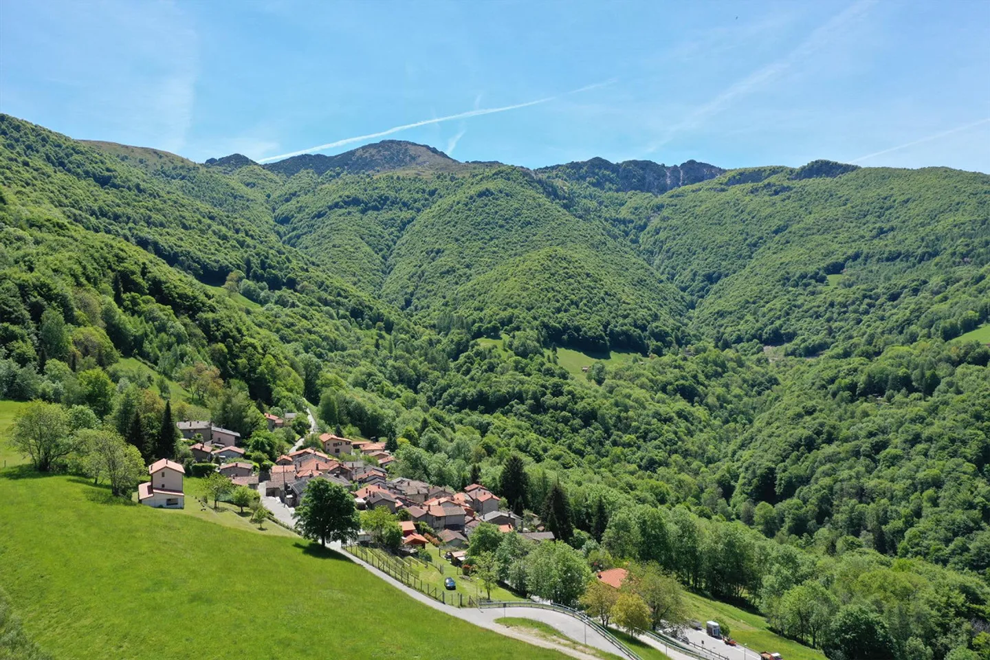 Casa ticinese nel centro del villaggio di Certara-Lugano in una posizione tranquilla e soleggiata - Foto 17 di 29