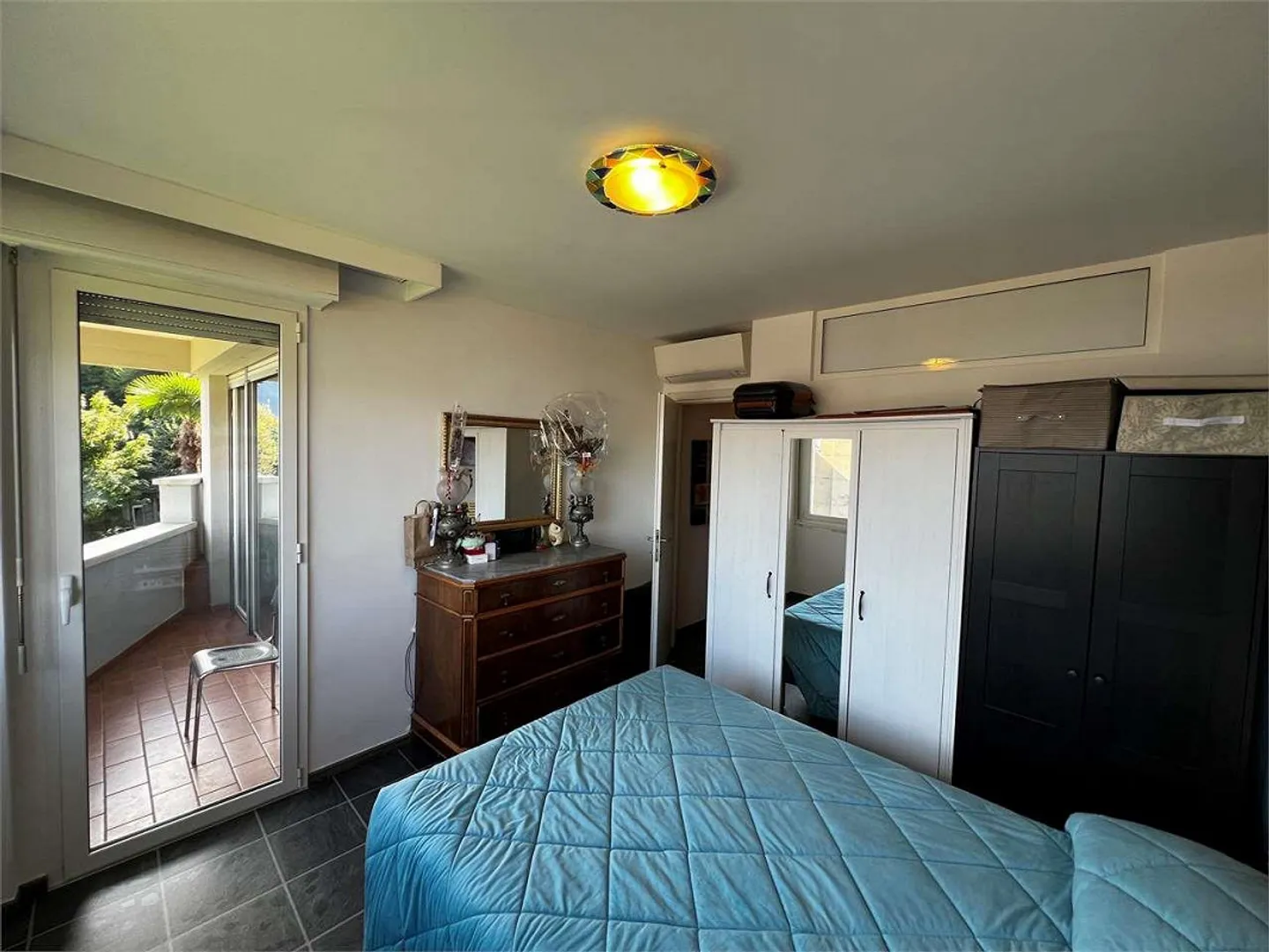 Paradise - 3.5 Rooms with Terrace and Lake View as well as Condominium Swimming Pool - Photo 8 of 12